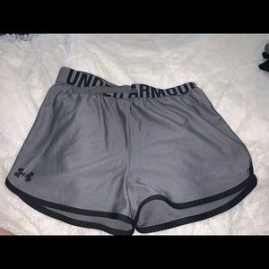 Under armour shorts 🤍